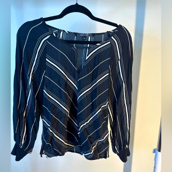 BCBG Black and White Chevron Blouse - Picture 1 of 3